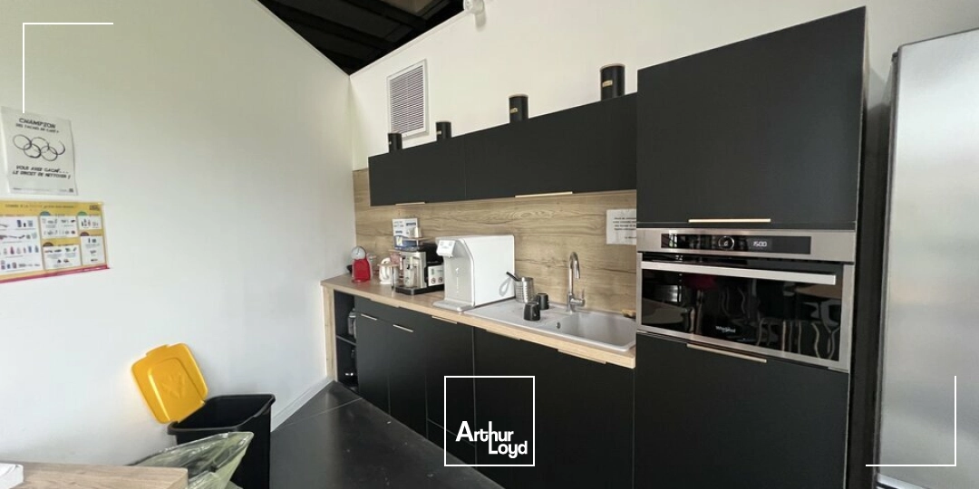 Locaux d'activité & Entrepôts - Vente - JARNAC - 16200 - 530-530 - 7732601