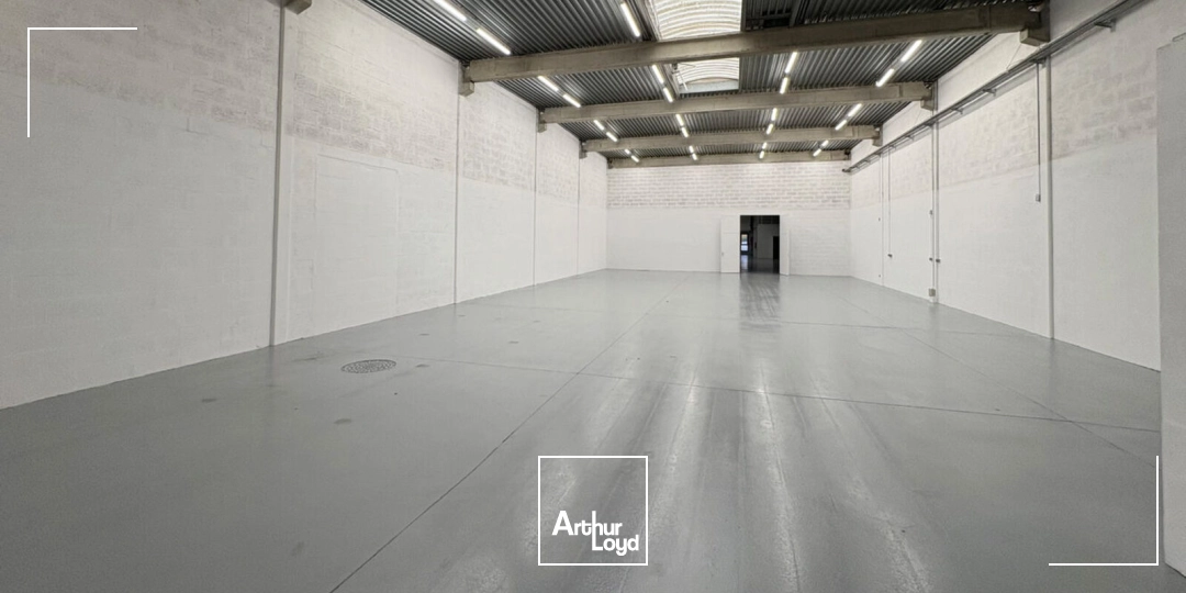 Locaux commerciaux - Location - ERAGNY - 95610 - 298-2301 - 7736785