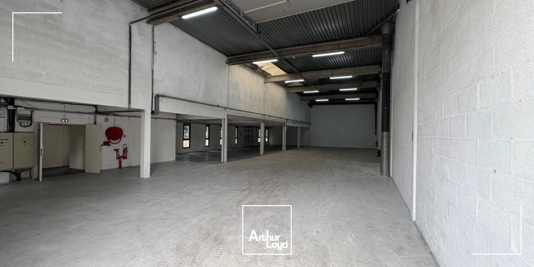 Locaux commerciaux - Location - ERAGNY - 95610 - 298-2301 - 7736786