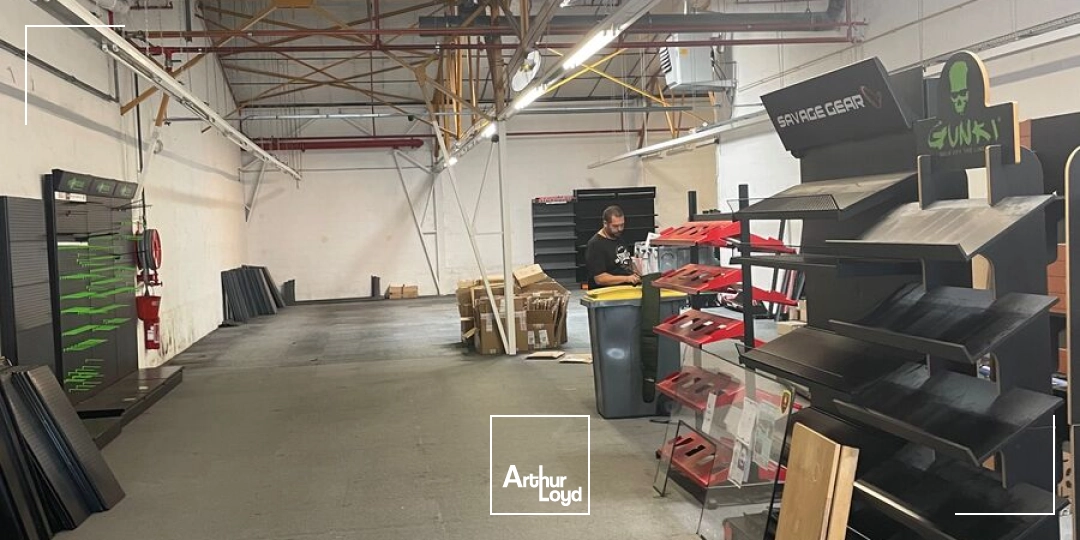 Locaux d'activité & Entrepôts - Location - LA CHAPELLE EN SERVAL - 60520 - 468-3766 - 7778665