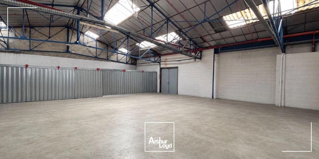 Locaux d'activité & Entrepôts - Location - LA CHAPELLE EN SERVAL - 60520 - 468-3766 - 7778660