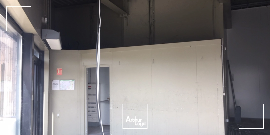 Locaux commerciaux - Location - NIMES - 30900 - 65-65 - 7822966