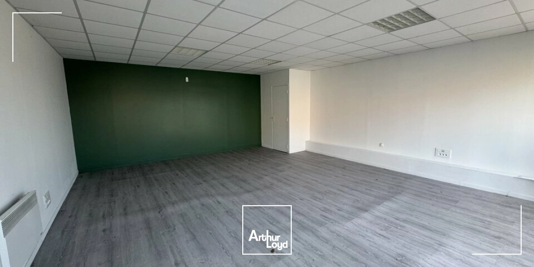 Locaux d'activité & Entrepôts - Location - MONTLOUIS SUR LOIRE - 37270 - 252-252 - 7826410
