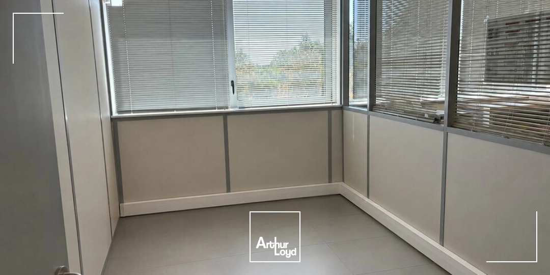 Locaux commerciaux - Vente - LES HERBIERS - 85500 - 705-705 - 7827422