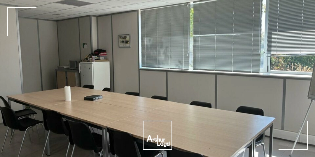 Locaux commerciaux - Vente - LES HERBIERS - 85500 - 705-705 - 7827421