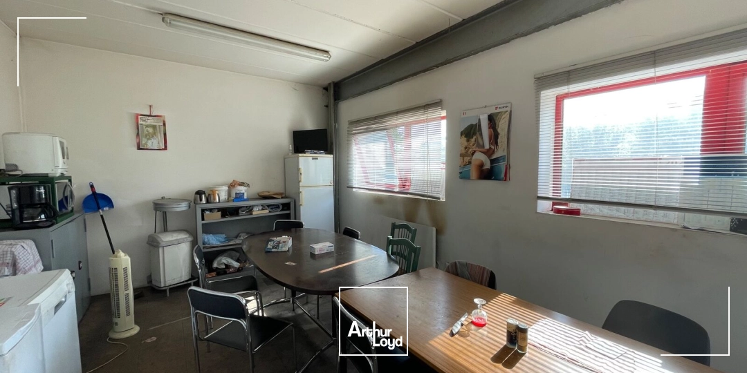 Locaux d'activité & Entrepôts - Location - VILLERS COTTERETS - 02600 - 1335-1335 - 7832276