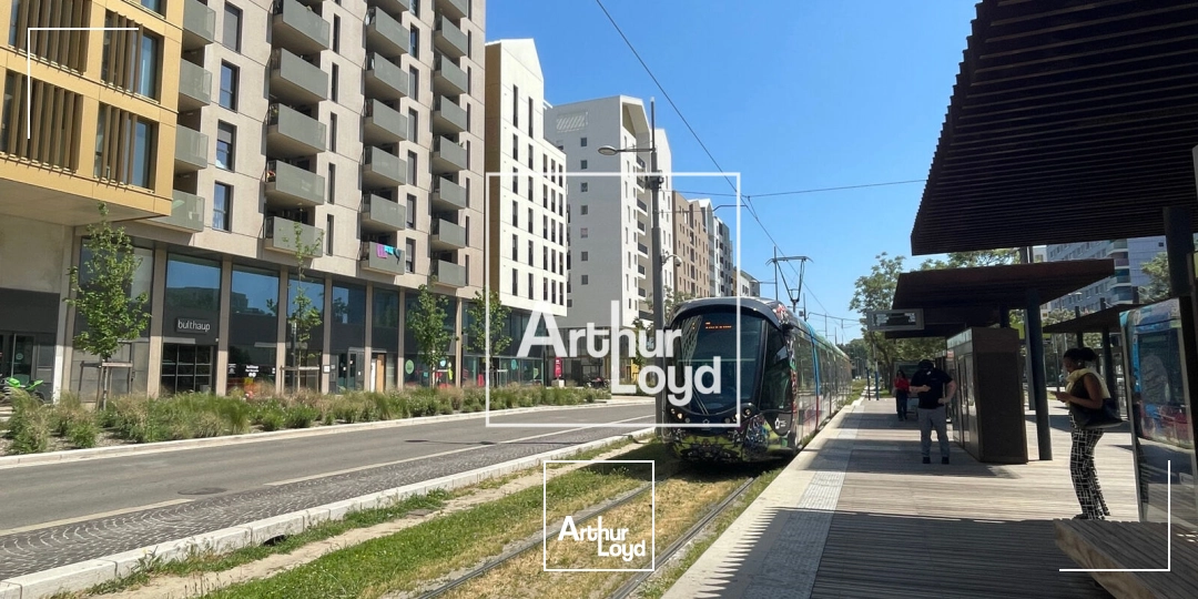 Locaux commerciaux - Location - MONTPELLIER - 34000 - 45.25-152.81 - 7835998