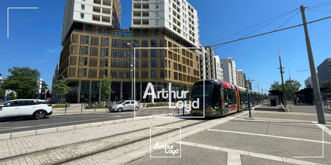Locaux commerciaux - Location - MONTPELLIER - 34000 - 45.25-152.81 - 7835999