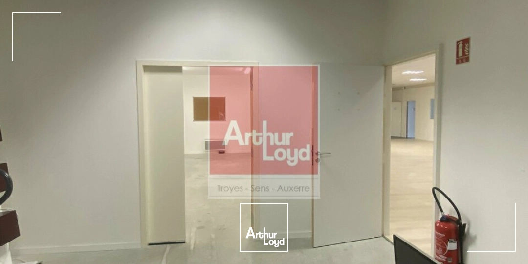 Locaux commerciaux - Location - LAVAU - 10150 - 550-550 - 7857931