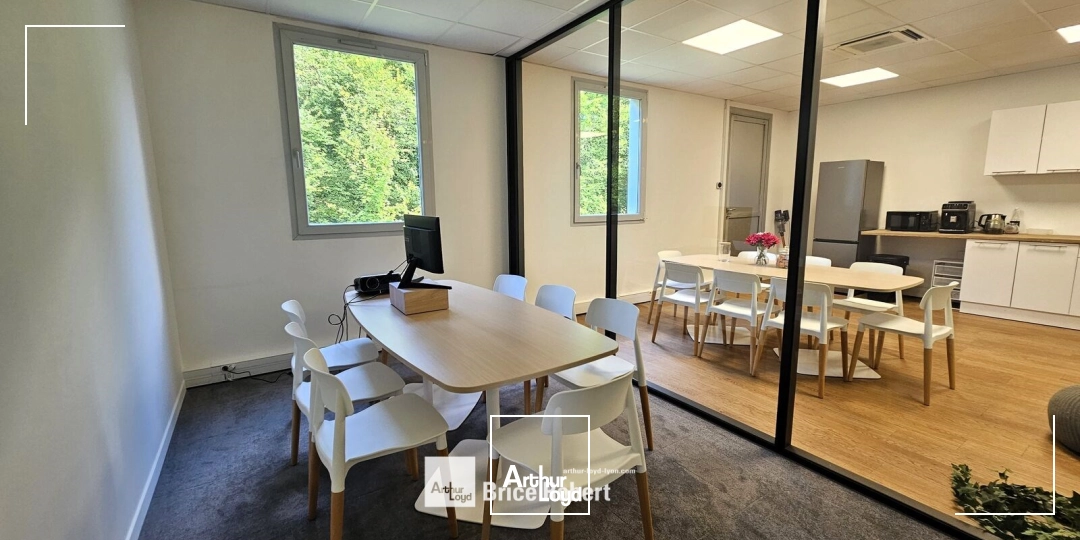Bureaux - Location - SAINT PRIEST - 69800 - 104.38-104.38 - 7867534