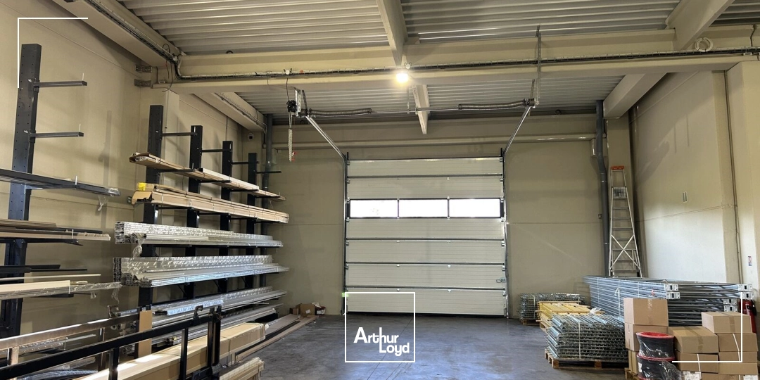 Locaux d'activité & Entrepôts - Location - SAINT ESTEVE JANSON - 13610 - 1550-1550 - 7868814