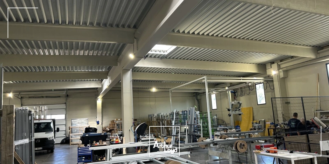 Locaux d'activité & Entrepôts - Location - SAINT ESTEVE JANSON - 13610 - 1550-1550 - 7868813