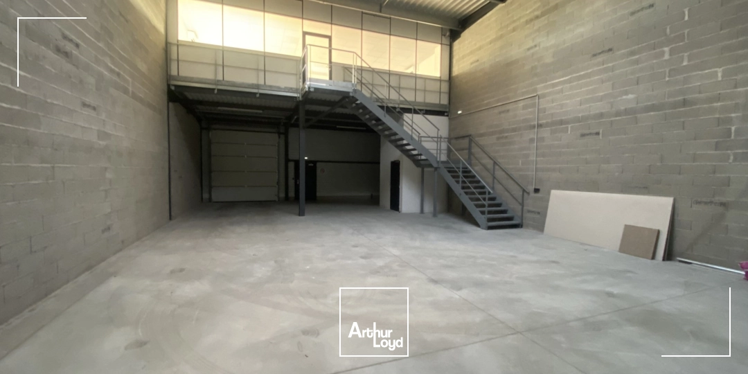 Locaux d'activité & Entrepôts - Location - MEYREUIL - 13590 - 242-242 - 7869842