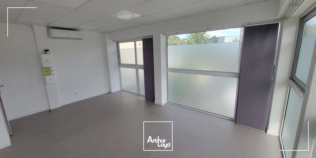 Locaux d'activité & Entrepôts - Location - Voujeaucourt - 25420 - 17-17 - 7877262