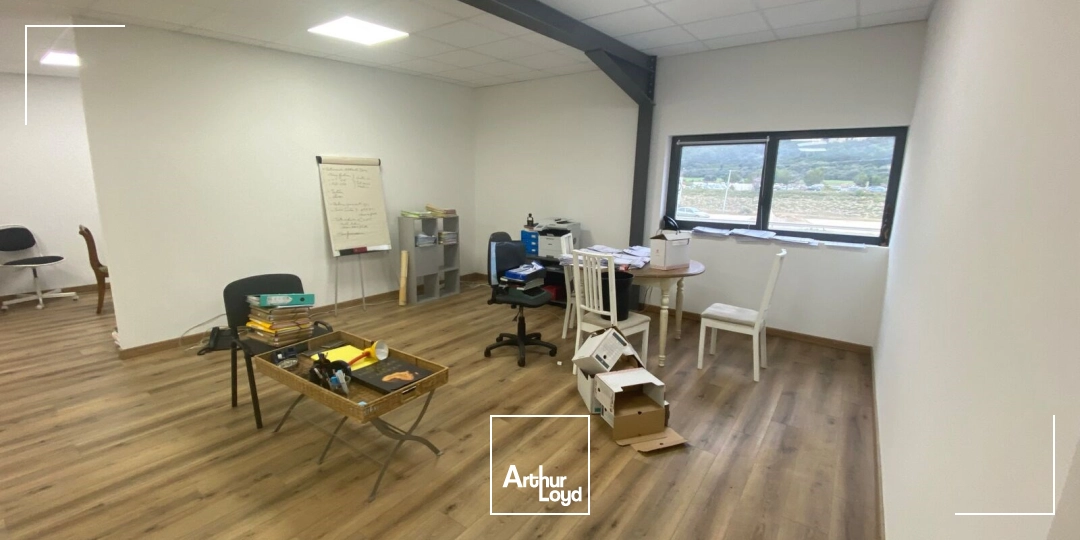 Locaux d'activité & Entrepôts - Location - LAMANON - 13113 - 162-162 - 7889244