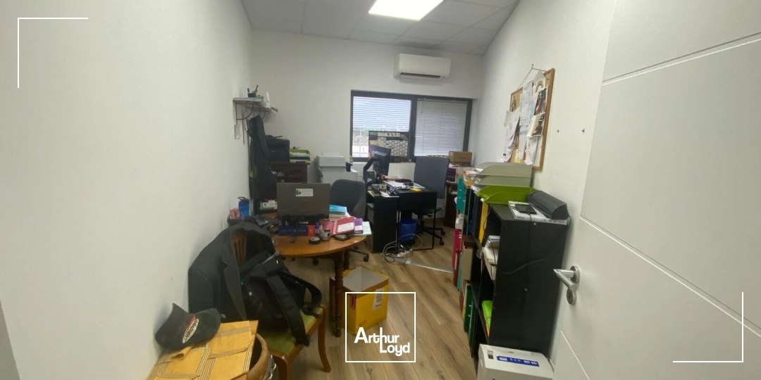 Locaux d'activité & Entrepôts - Location - LAMANON - 13113 - 162-162 - 7889245