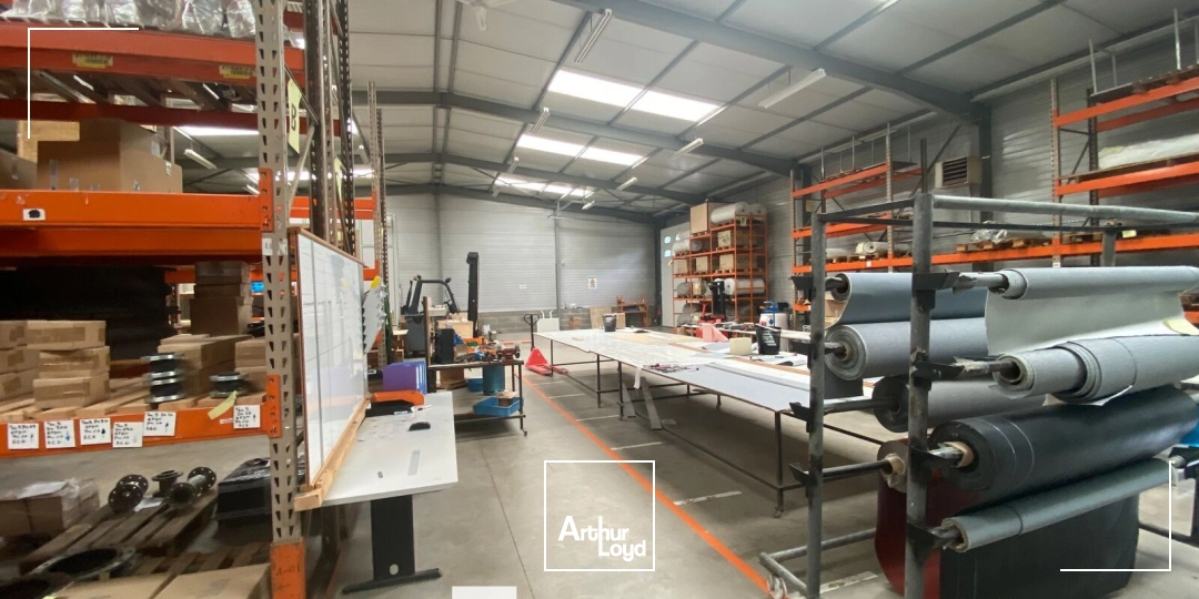 Locaux d'activité & Entrepôts - Vente - FLEURIEU SUR SAONE - 69250 - 730-730 - 7896436