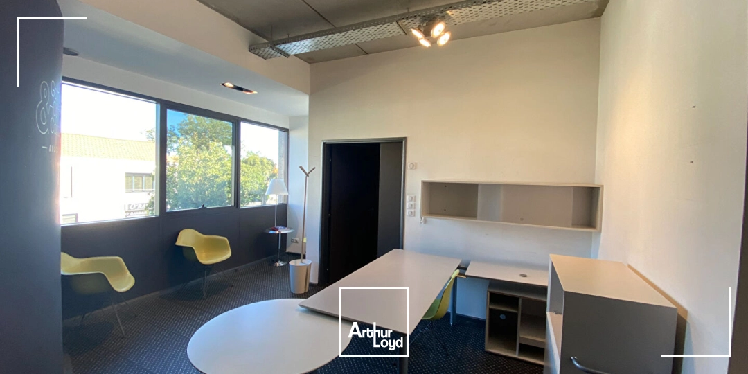 Bureaux - Location - LA ROCHELLE - 17000 - 65-65 - 7924421