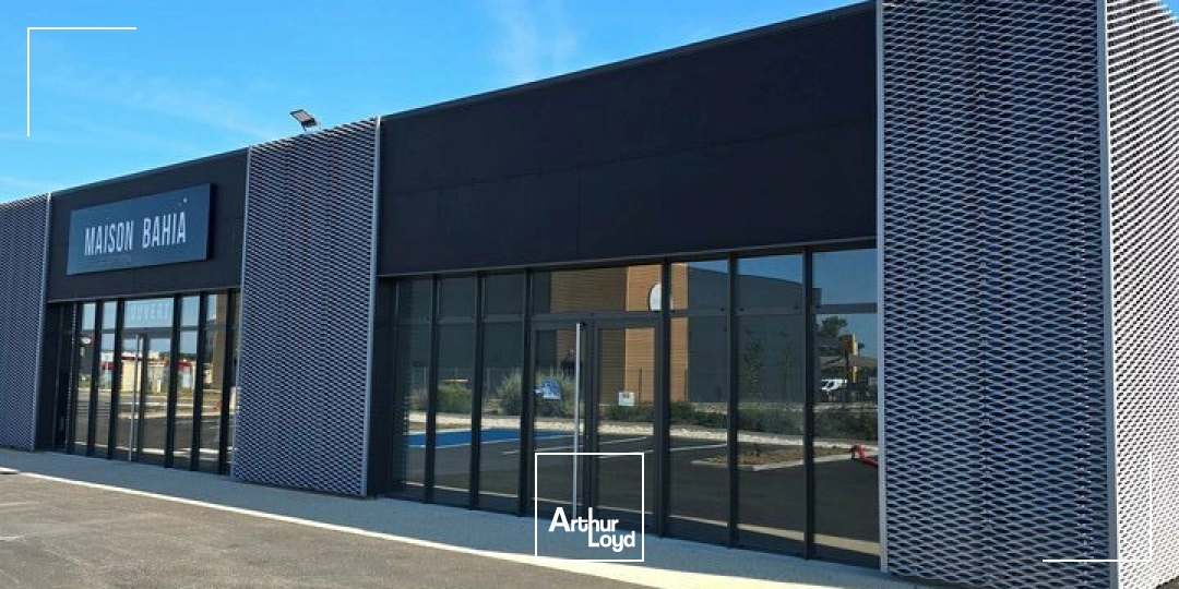 Locaux commerciaux - Location - SAINT PAUL TROIS CHATEAUX - 26130 - 163-163 - 7996402