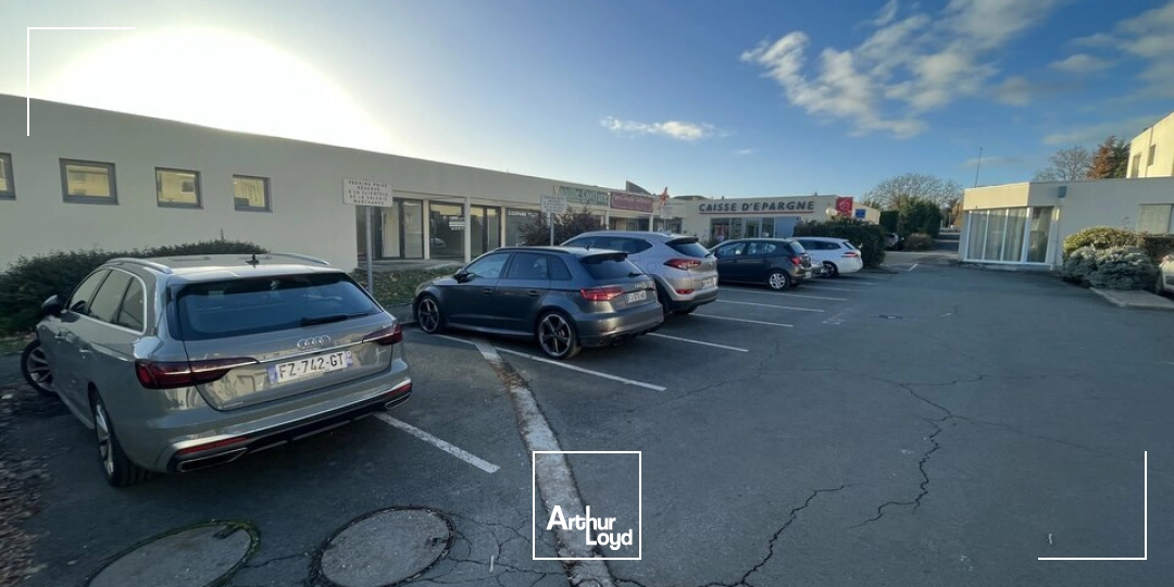Locaux commerciaux - Vente - CHASSENEUIL DU POITOU - 86360 - 80-80 - 8010974
