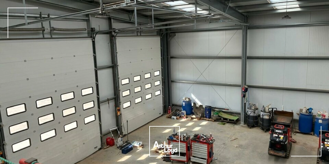 Locaux d'activité & Entrepôts - Vente - LA ROCHE-SUR-YON - 85000 - 550-550 - 8010981