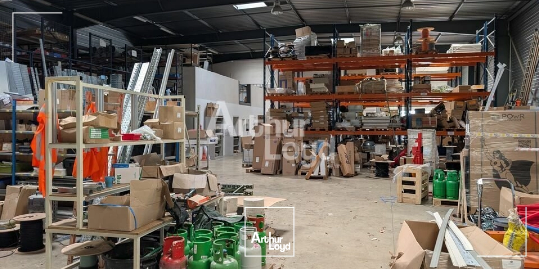 Locaux d'activité & Entrepôts - Location - LA MÉZIÈRE - 35520 - 1020-1020 - 8014201