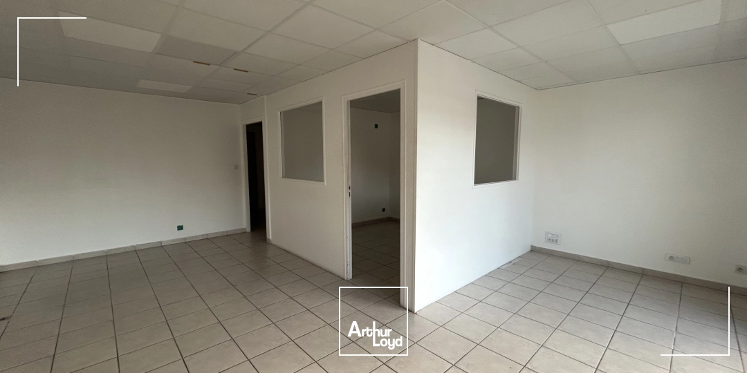 Locaux commerciaux - Location - TRIGNAC - 44570 - 50.4-100.8 - 8036535