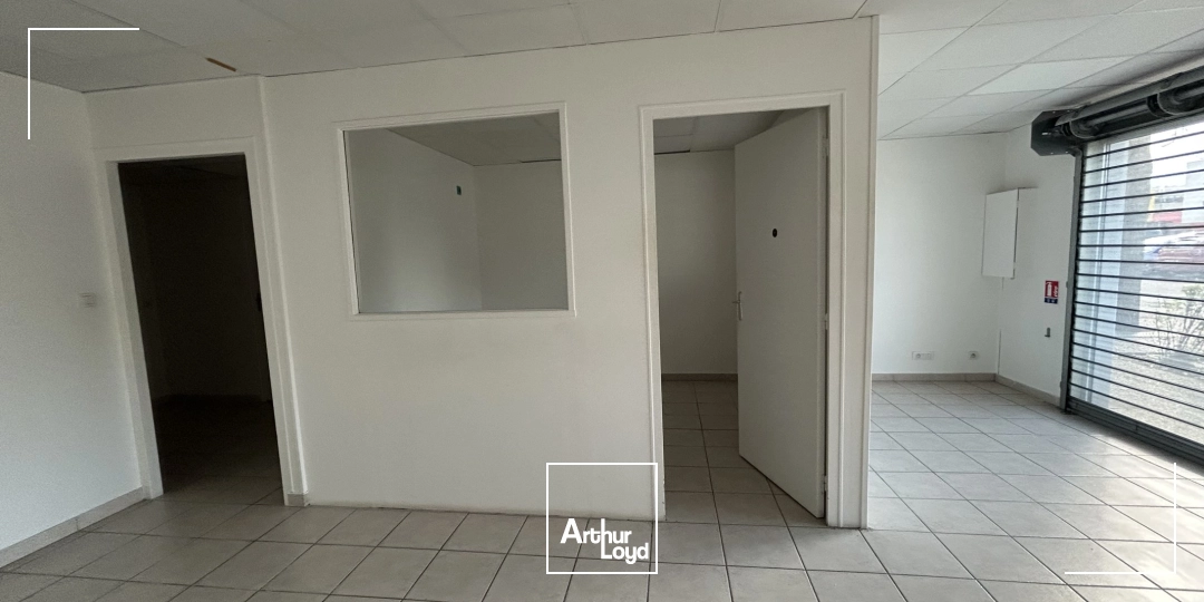Locaux commerciaux - Location - TRIGNAC - 44570 - 50.4-100.8 - 8036537