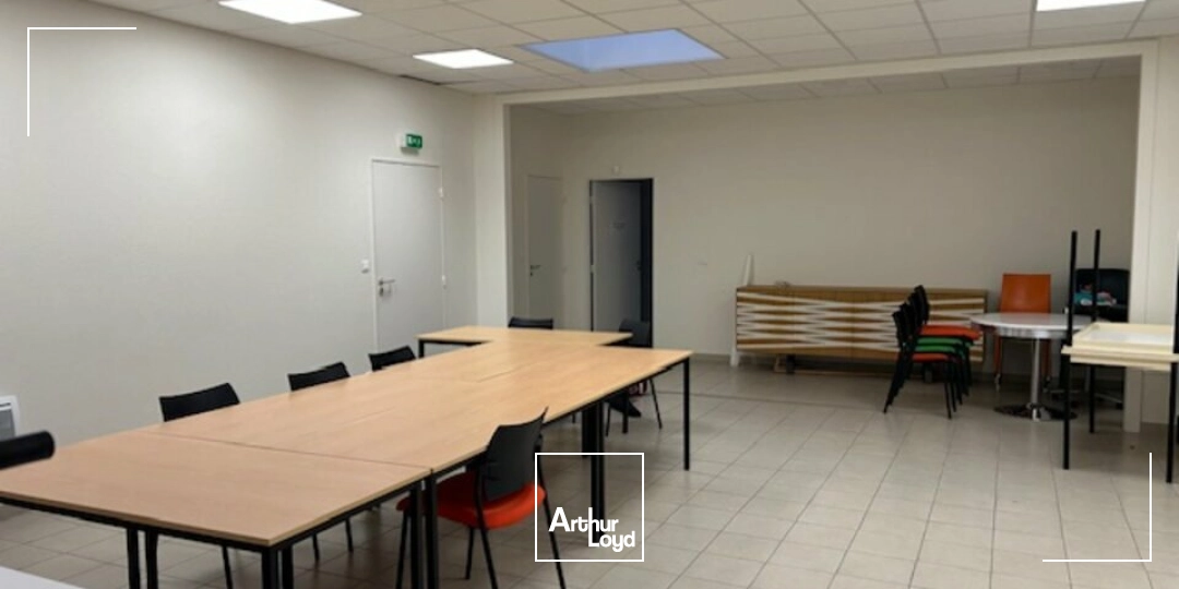 Bureaux - Vente - CREUZIER-LE-NEUF - 03300 - 121.72-121.72 - 8040148