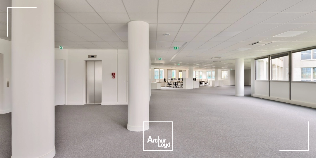Bureaux - Location - VELIZY VILLACOUBLAY - 78140 - 372.7-3317.7 - 8048000