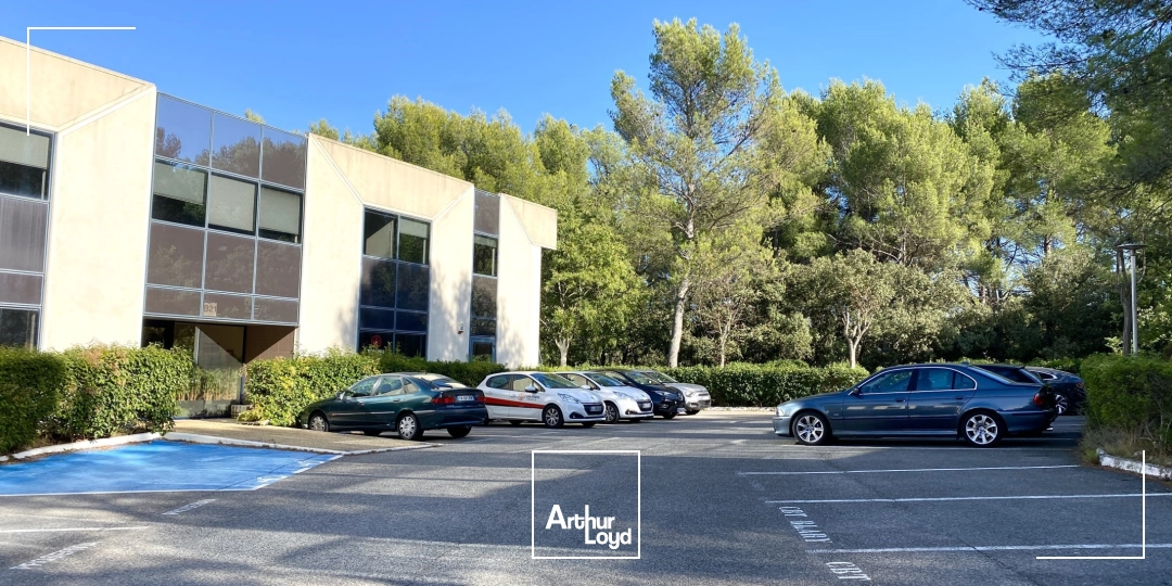 Bureaux à louer avec places de parking situés Parc du Golf à Aix-en-Provence
