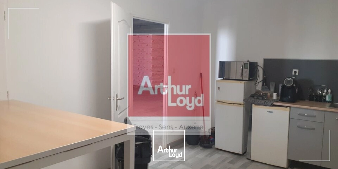 Locaux d'activité & Entrepôts - Location - LA CHAPELLE-SAINT-LUC - 10600 - 302-302 - 7025508