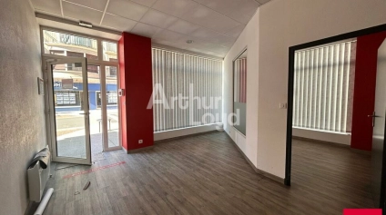 BLOIS VIENNE - LOCATION LOCAL COMMERCIAL DE 65 M² - BELLE VISIBILITÉ - Offre immobilière - Arthur Loyd