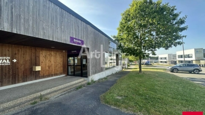 VITRE - LOCAL COMMERCIAL A VENDRE - 600 M² - Offre immobilière - Arthur Loyd
