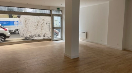 LOCAL COMMERCIAL LUMINEUX - 60 m2 - A LOUER - SOISSONS - Offre immobilière - Arthur Loyd