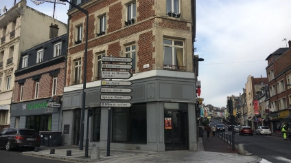 LOCAUX COMMERCIAUX DE 70M2 - A LOUER - Offre immobilière - Arthur Loyd