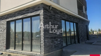 AVRILLE LOCAL COMMERCIAL DE 66 M² A VENDRE - Offre immobilière - Arthur Loyd
