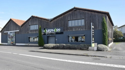 Location Local Commercial 558 m² - Idéal Axe Passant - Entrée de Ville Angoulême (16000) - Offre immobilière - Arthur Loyd