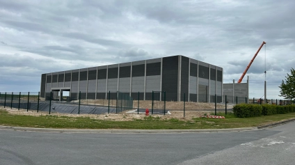 A LOUER - LOCAUX D'ACTIVITÉS - 8400 M2 (divisible à partir de 300 m2) - LAON - Offre immobilière - Arthur Loyd