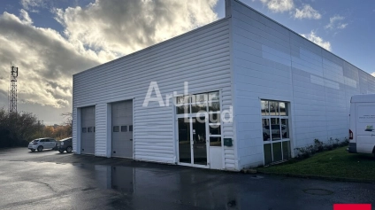 SAINT GREGOIRE - LOCAL D'ACTIVITE DE 300m² - A LOUER - Offre immobilière - Arthur Loyd