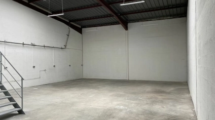 Local d'activité à louer - LISSES - Offre immobilière - Arthur Loyd