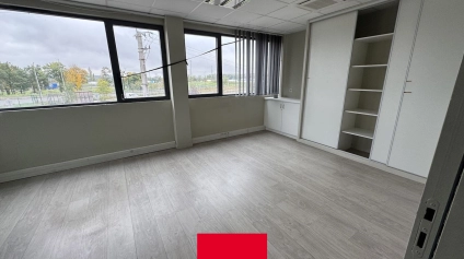 Bureaux à LOUER VILLEFRANCHE sortie d'autoroute - Offre immobilière - Arthur Loyd