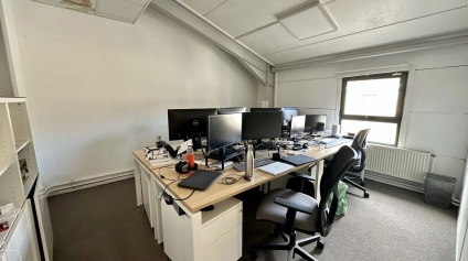 BUREAUX INDÉPENDANTS À LOUER À VENELLES - Offre immobilière - Arthur Loyd