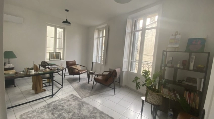 50m² de bureaux à louer centre ville SALON DE PROVENCE - Offre immobilière - Arthur Loyd