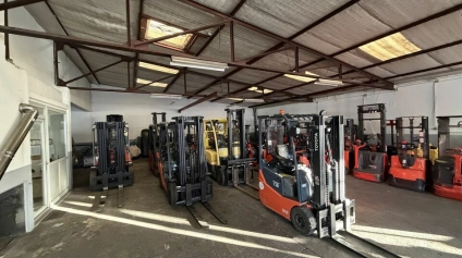 SORTIE D'AUTOROUTE VALENCE SUD, ATELIER ENTREPOT BUREAUX AVEC TERRAIN ATTENANT - Offre immobilière - Arthur Loyd