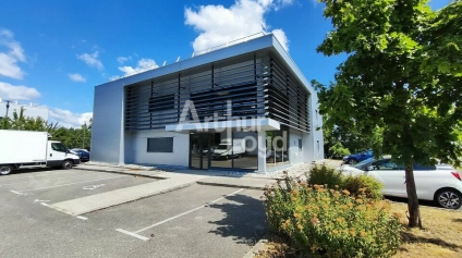 BUREAUX À LOUER 586 m² à Archamps - Offre immobilière - Arthur Loyd