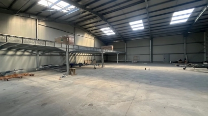 A LOUER - LOCAL D'ACTIVITE 645M² - SAINT EVARZEC - Offre immobilière - Arthur Loyd