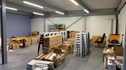 À VENDRE : Locaux d'activités de 360 m² + 6 places de stationnement, situés à LE COTEAU - Offre immobilière - Arthur Loyd