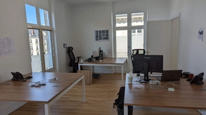 BUREAUX RÉNOVÉS À LOUER-143 M²-PLACE ROYALE - Offre immobilière - Arthur Loyd