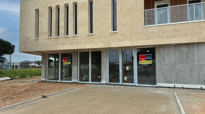 LOCAUX COMMERCIAUX A VENDRE - SECTEUR EST NIMES - Prochainement disponible - Offre immobilière - Arthur Loyd
